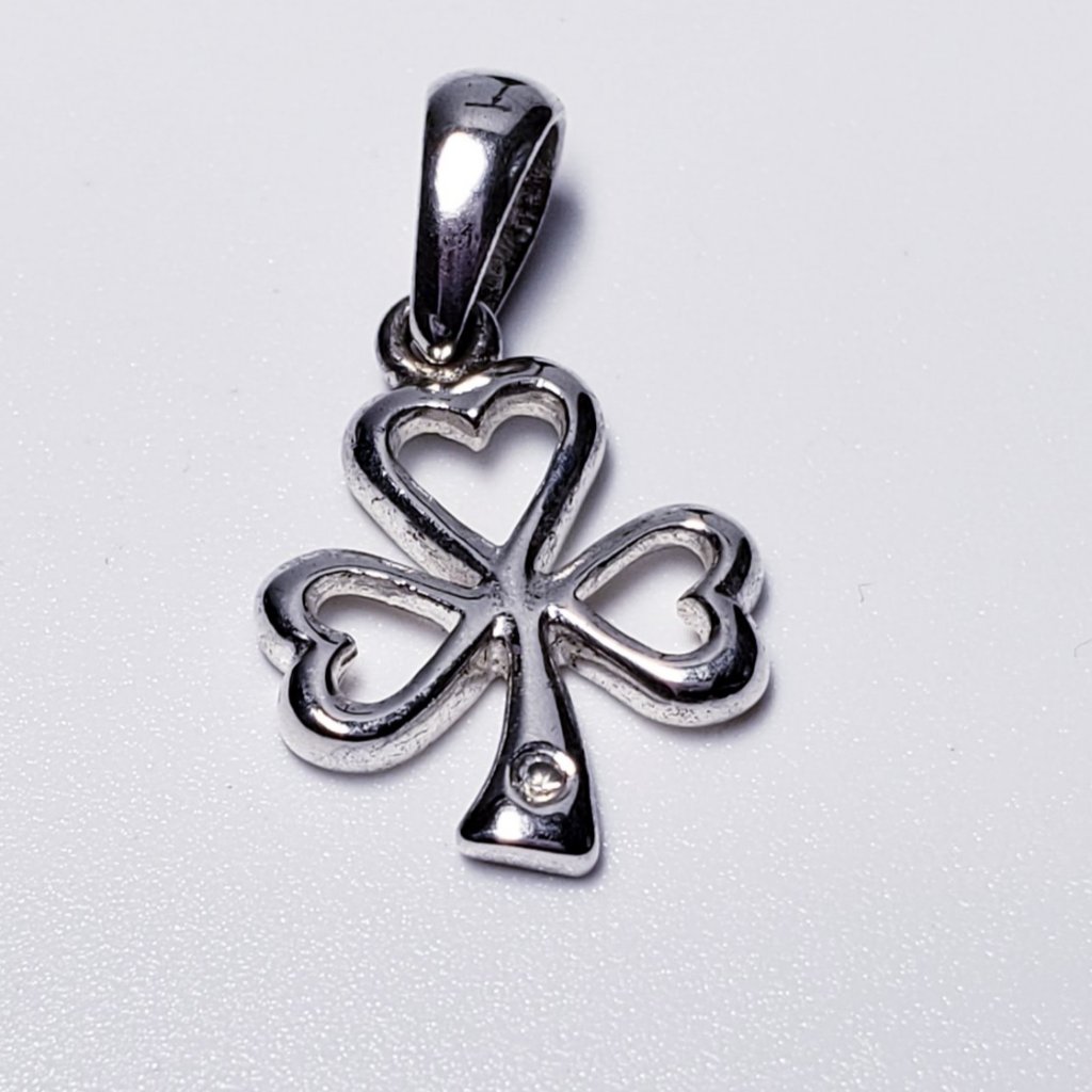 Vintage Shamrock Charm Pendant 28$